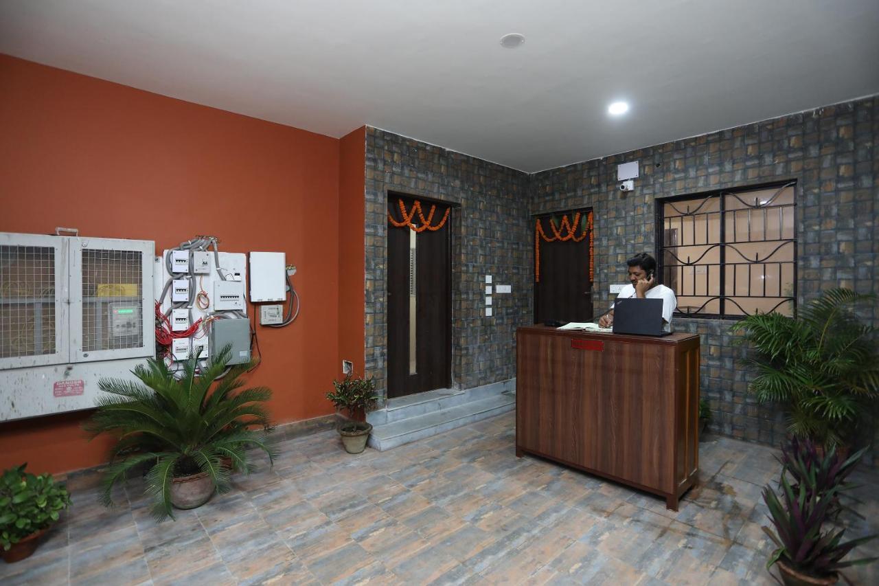 Oyo 17376 Happy Spring Inn Calcuta Exterior foto
